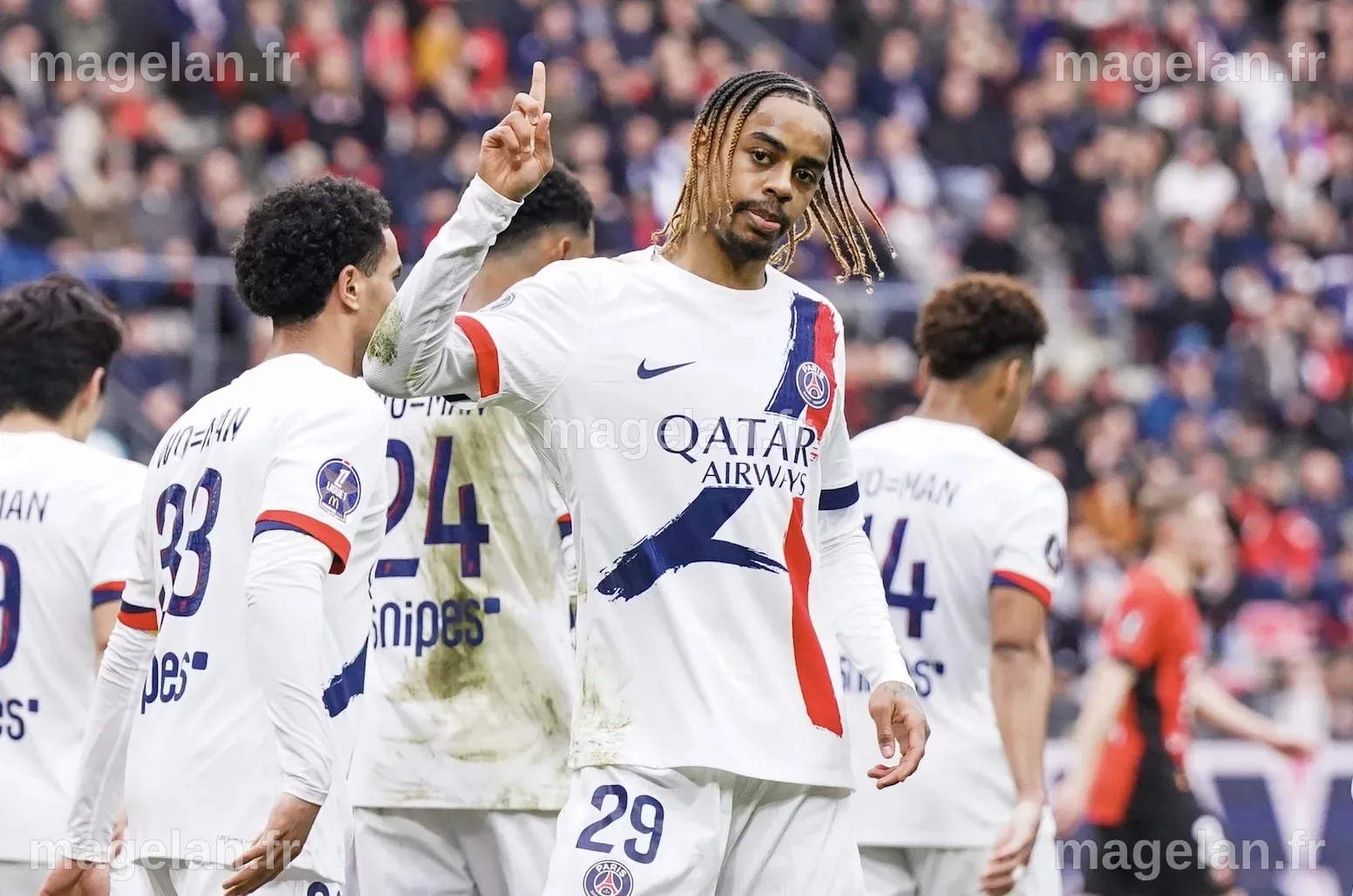 PSG : La superbe réaction de Bradley Barcola après la victoire des ...