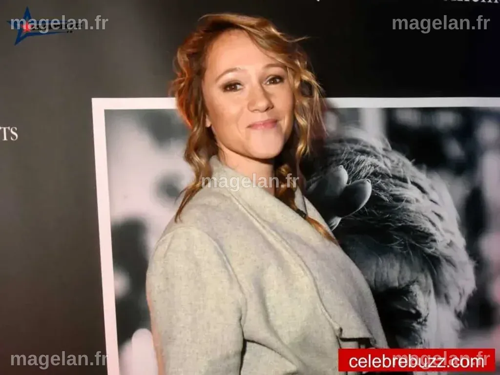 Julia Livage : L'Âge et la Taille de la Star qui Fascine - Celebre Buzz