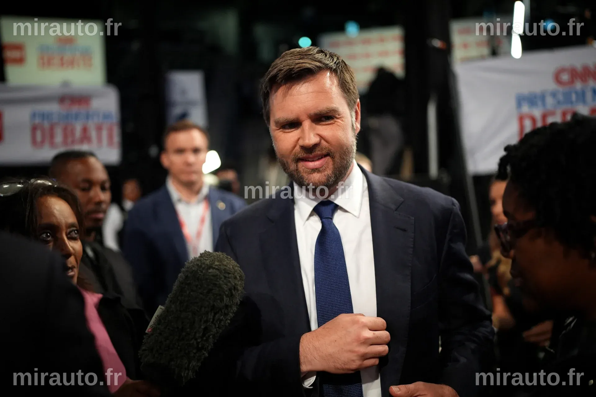 J. D. Vance : Le vice-président américain face à un défi diplomatique crucial avec l'Iran