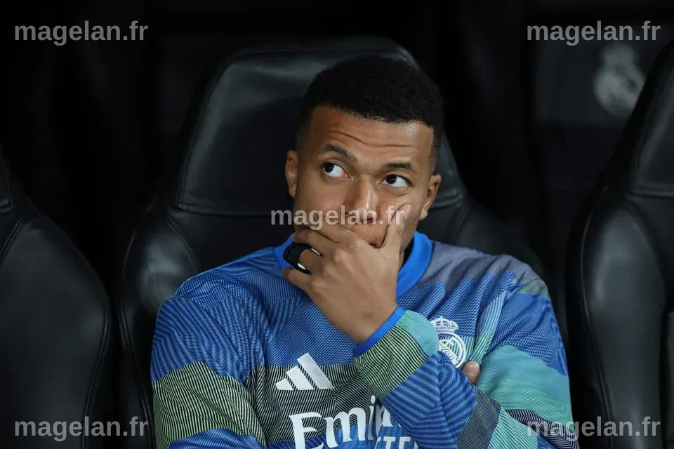 Kylian Mbappé, souffrant d’une entorse au genou, devrait manquer ...