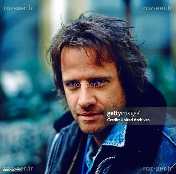 850 Christophe Lambert Pose Stock Photos, High-Res Pictures, and Images ...