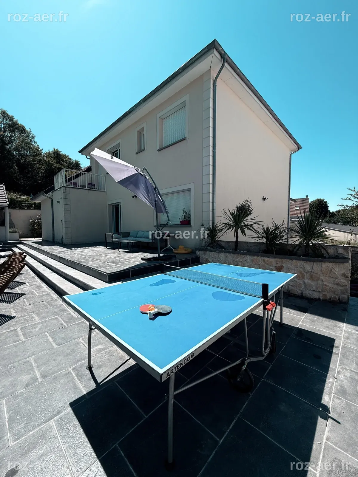 Villa avec piscine chauffée et jardin de 1000m2 - Location tournage ...