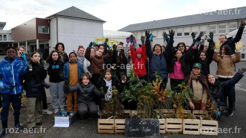 PROMAN plante 3 700 arbres avec des collégiens et lycéens pour ...