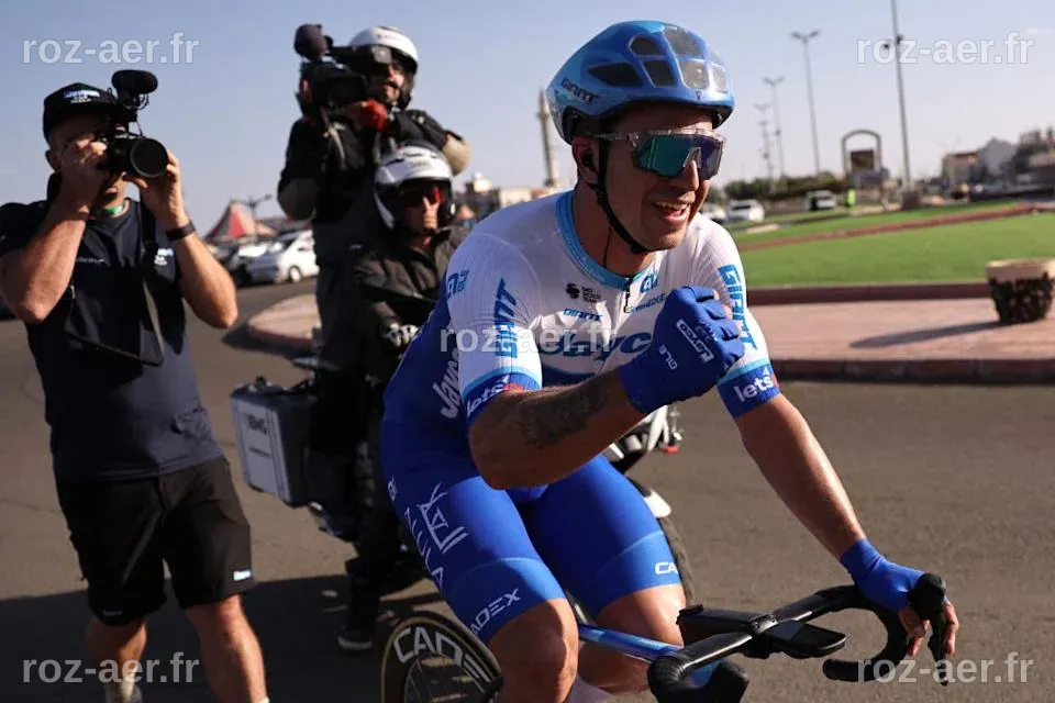 Tour de Hongrie: Dylan Groenewegen wins opening stage, Bernal crashes