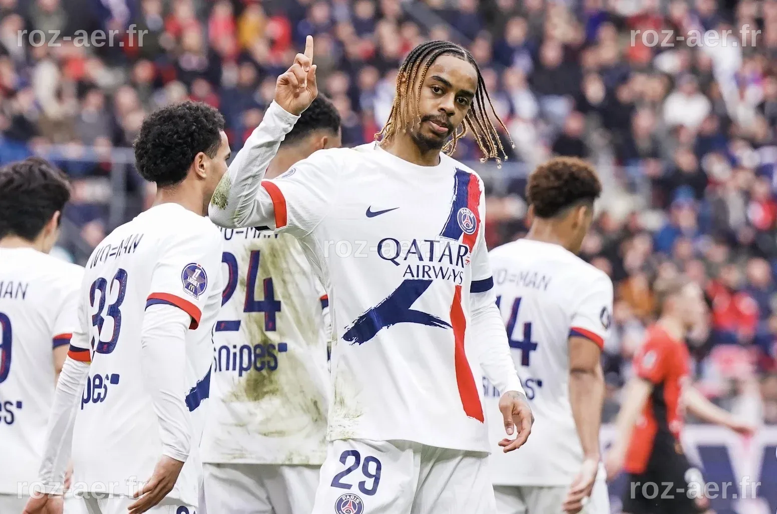 PSG : La superbe réaction de Bradley Barcola après la victoire des ...
