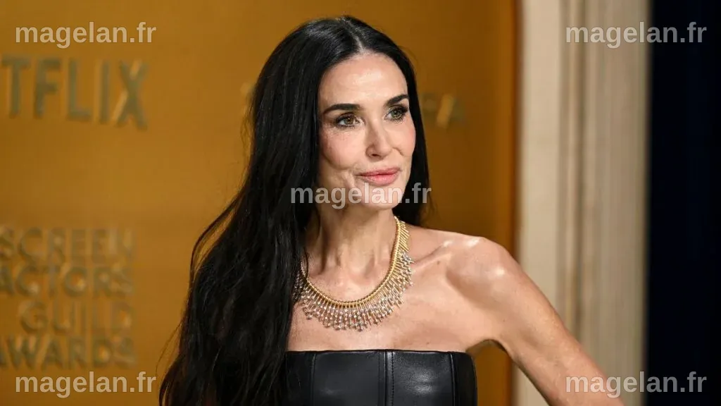 Demi Moore’s SAG Awards Photos Are as Edgy as It Gets - theFashionSpot