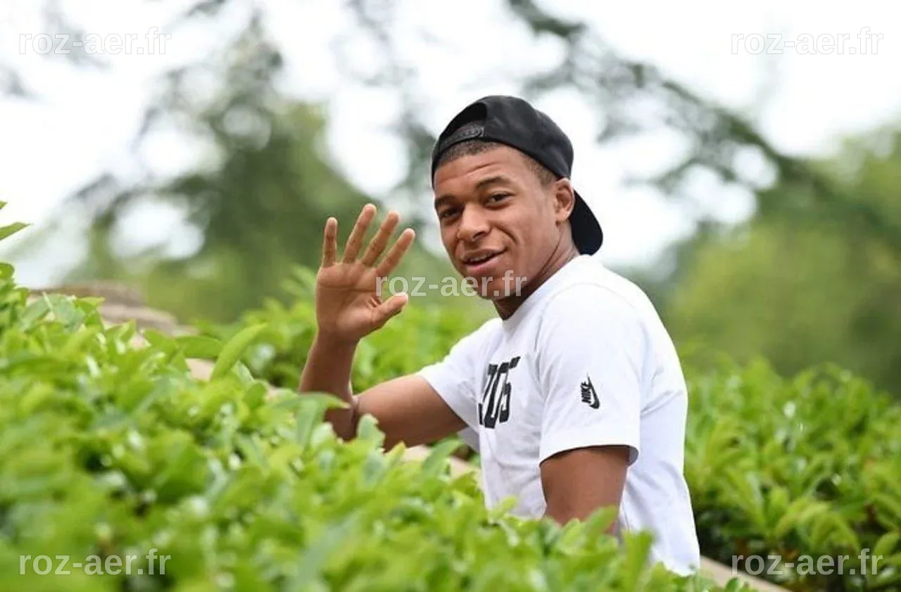 Kylian Mbappé dément des rumeurs sur sa vie privée - Le Parisien