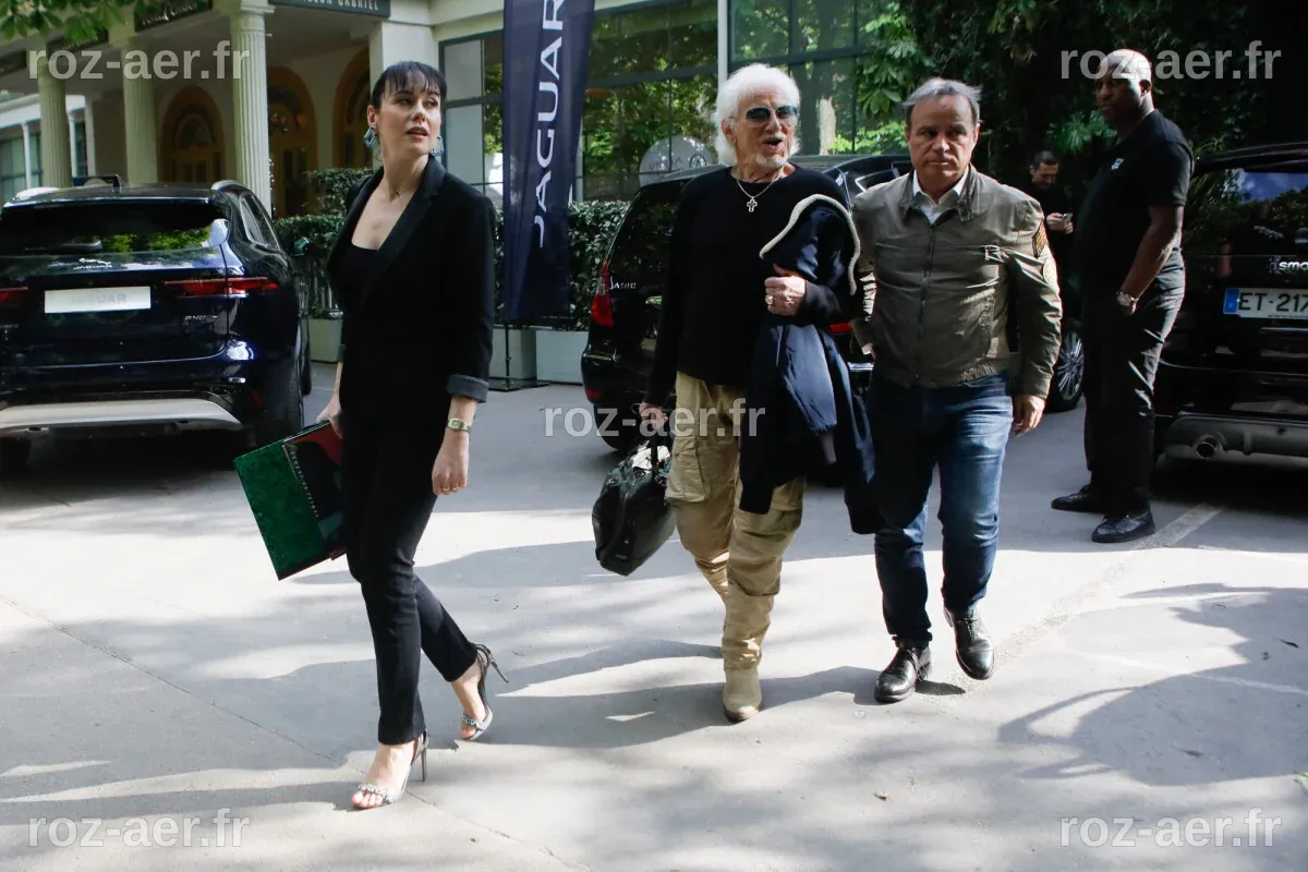 Photo : Exclusif - Hugues Aufray et sa compagne Murielle Mégevand ...
