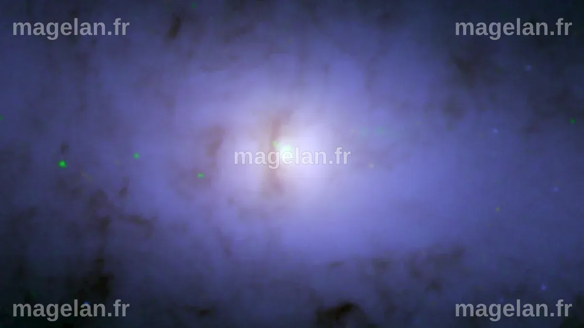 Les télescopes Hubble et Chandra de la NASA découvrent un étrange trou ...