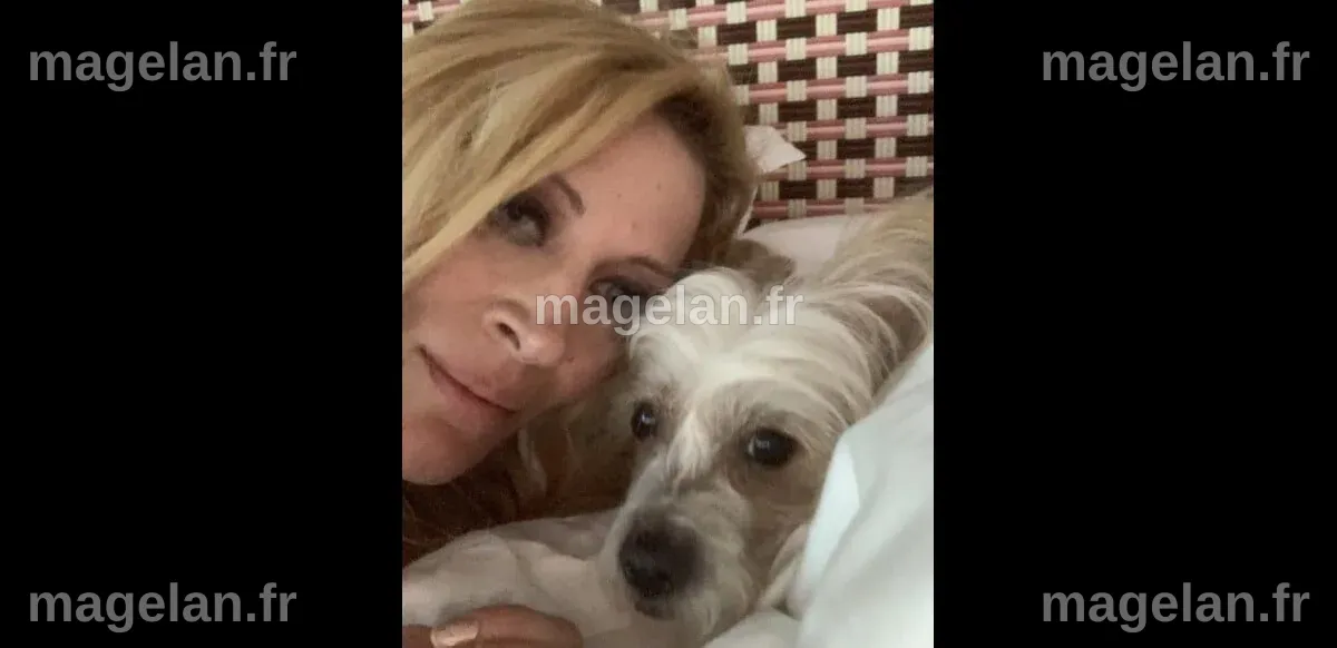 Photo : Loana et son chien Titi sur Instagram. - Purepeople