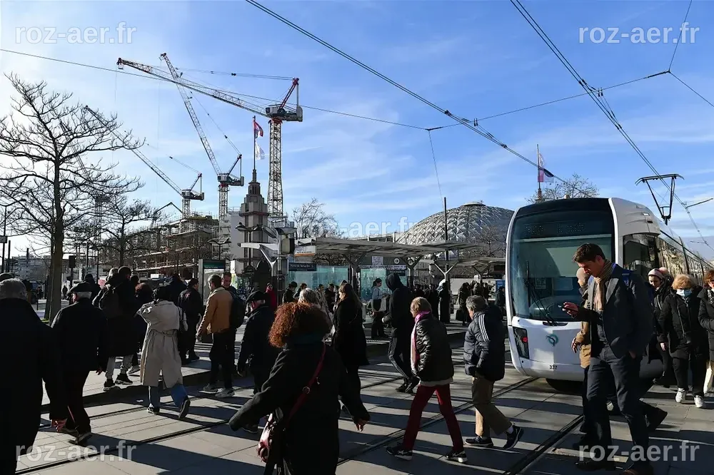 Loi immigration : Paris présente ses mesures pour favoriser « l'accueil ...