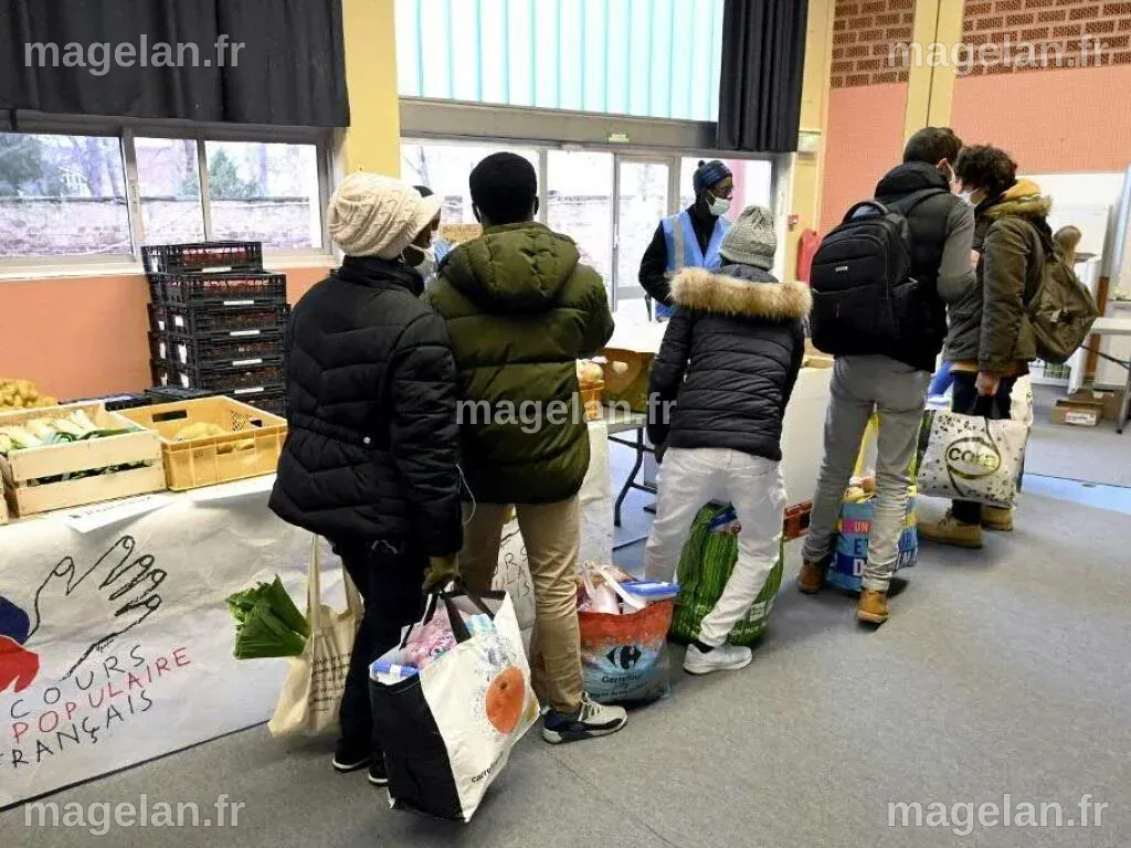 Les files d'attente s'allongent aux distributions alimentaires - SWI ...