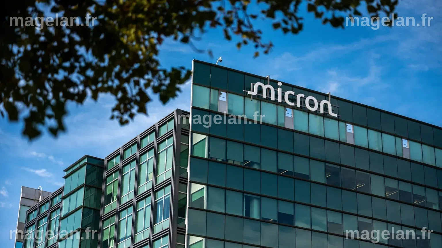 Micron anticipe une hausse de ses revenus grâce à une demande en ...