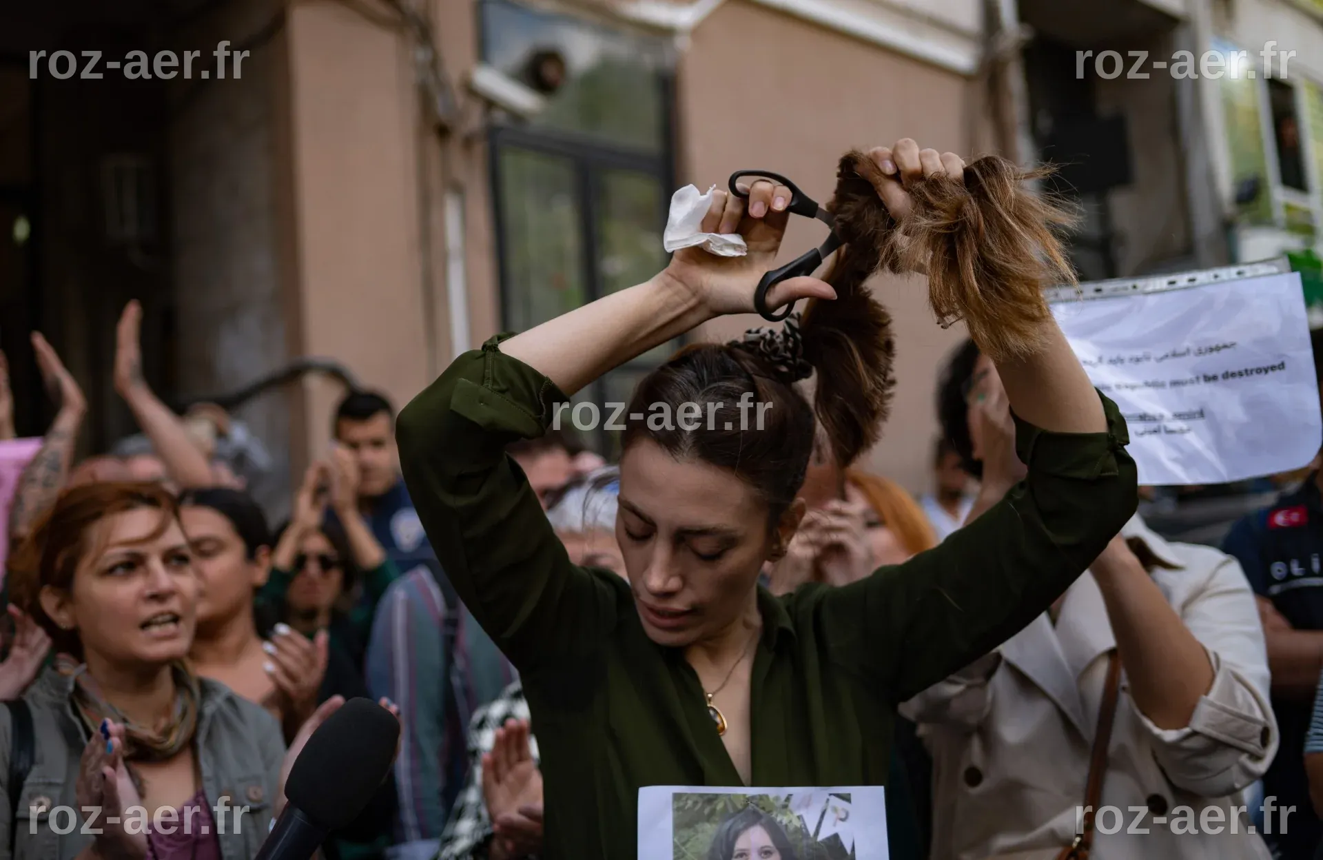 Le courage des Iraniennes - Elle