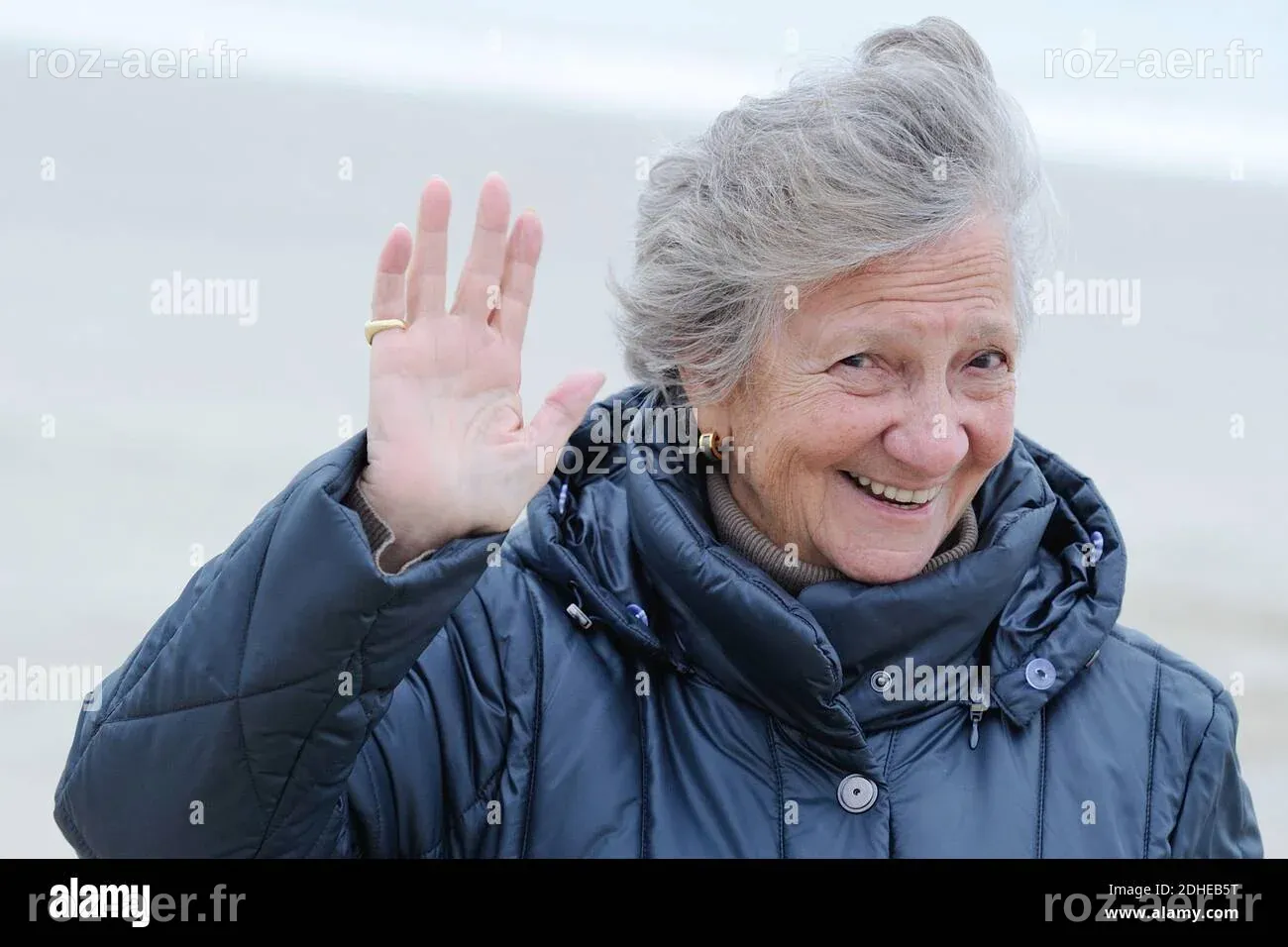 Exclusive. Marthe Villalonga pose pour une seance photo a la plage lors ...