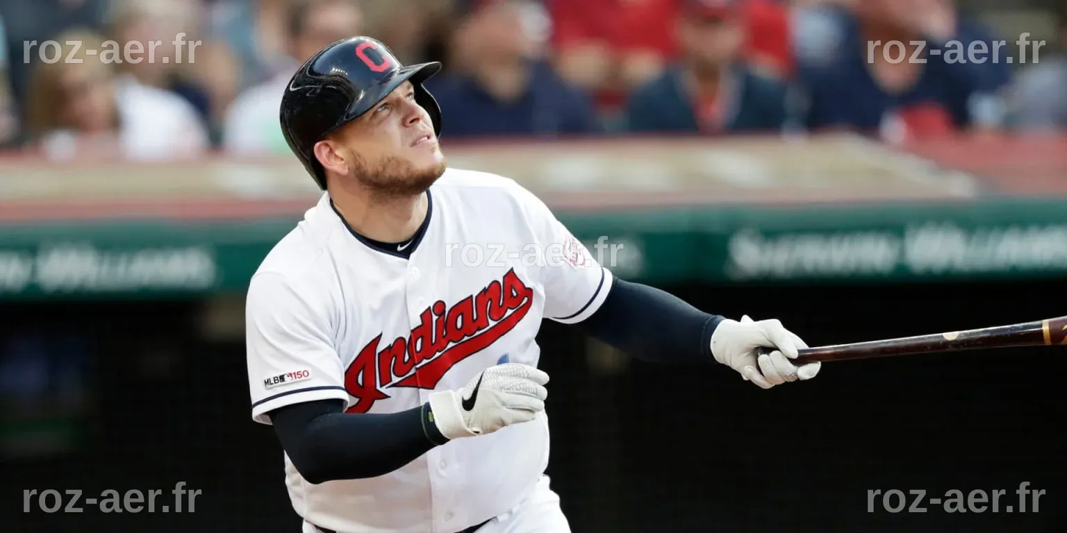 Roberto Pérez, le receveur double lauréat du Gant d'Or, prend sa retraite après 10 saisons en MLB