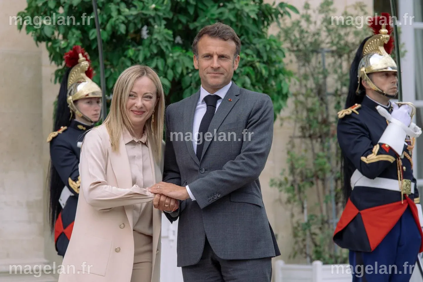 Emmanuel Macron et Giorgia Meloni tentent de surmonter le contentieux ...