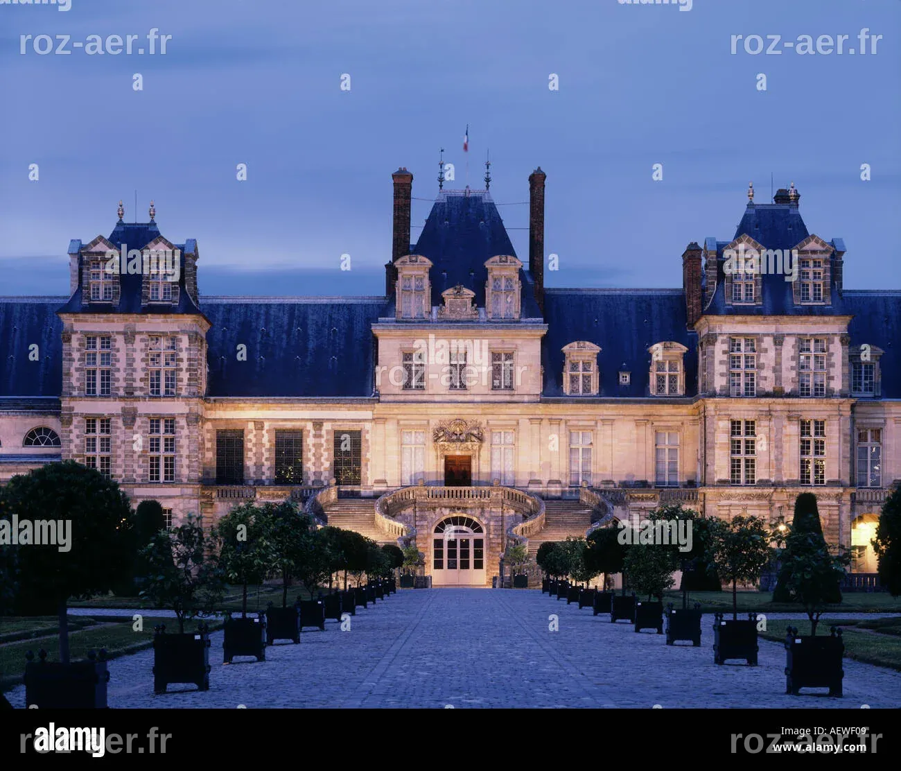Château de Fontainebleau FONTAINEBLEAU FRANCE Patrimoine Mondial de ...