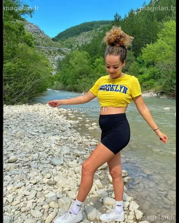 Photo : Anaïs Grangerac enceinte et sportive sur Instagram, le 15 juin ...