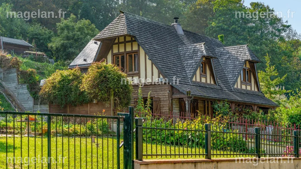 Sébastien Lecornu ouvre les portes de ses 2 maisons dans l’Eure où il s ...