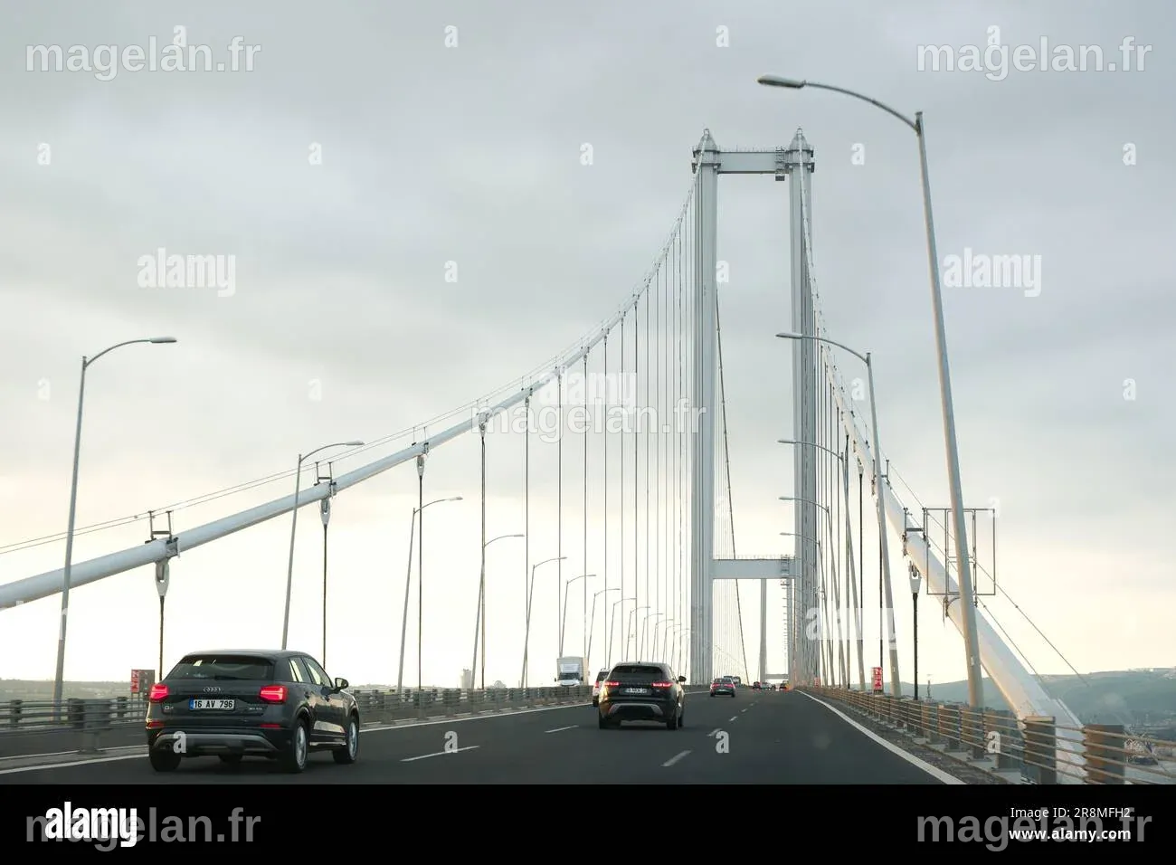 Kocaeli, Dilovasi Turkiye - 27 mai 2023 : le pont Osmangazi est le ...