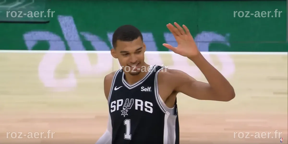[Vidéo] Le premier double-double en NBA de Victor Wembanyama - BeBasket
