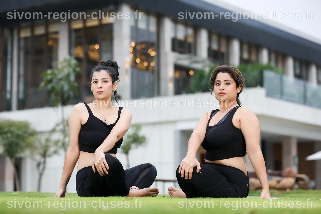 Sport Wear Femme 2025 : La Révolution de la Mode Sportive Qui Redéfinit ...