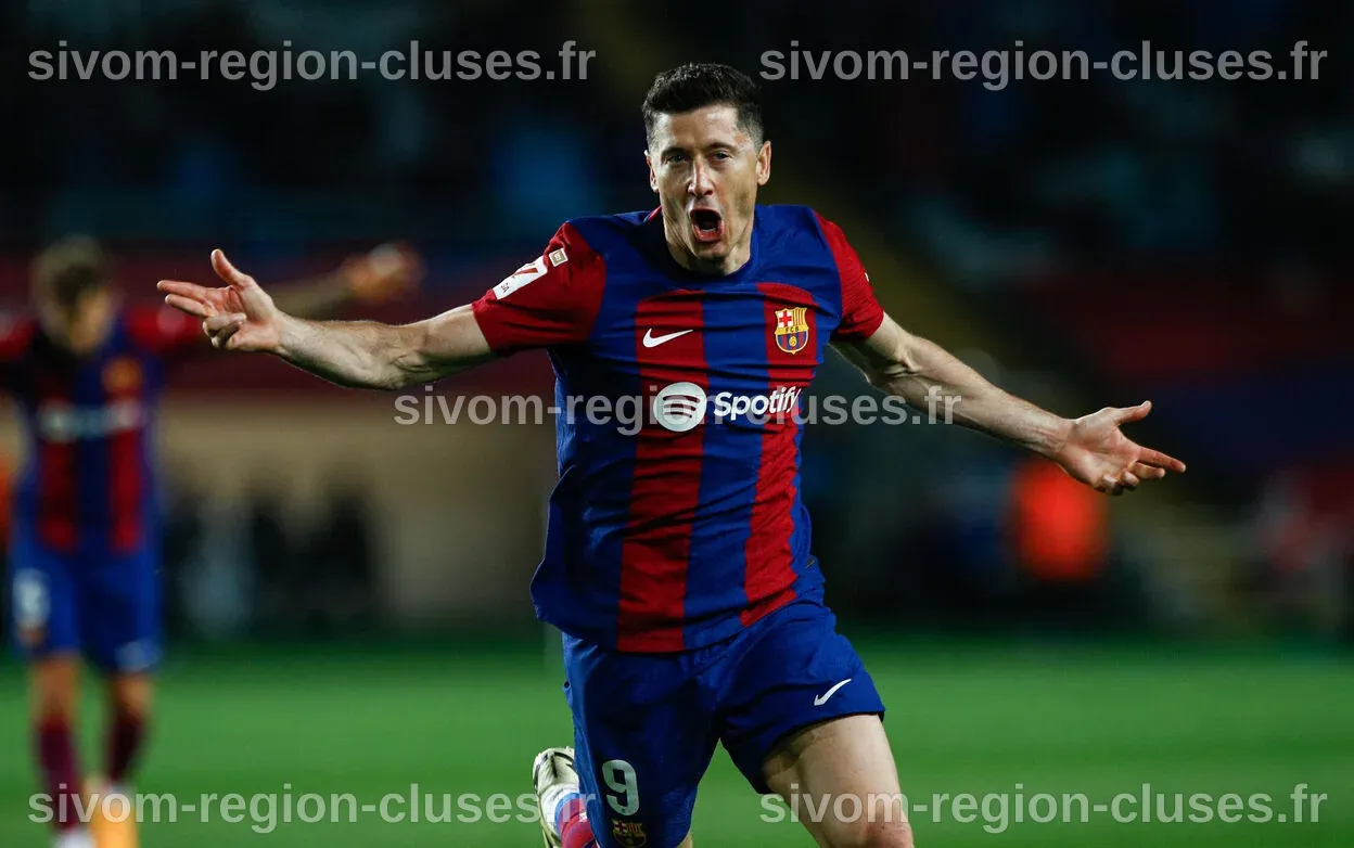 Robert Lewandowski détaille son sens du but, jauge les Bleus et adoube ...