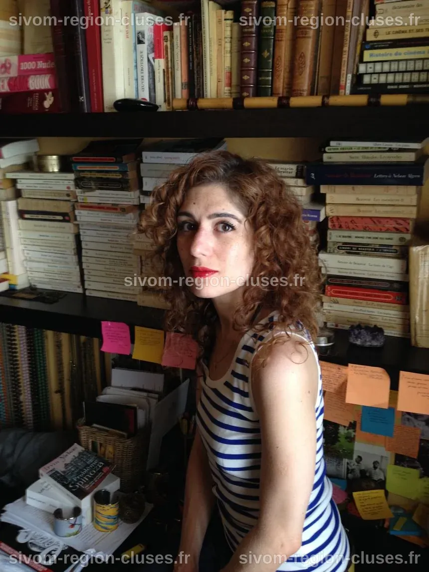 Dans la bibliothèque d'Abnousse Shalmani | France Inter