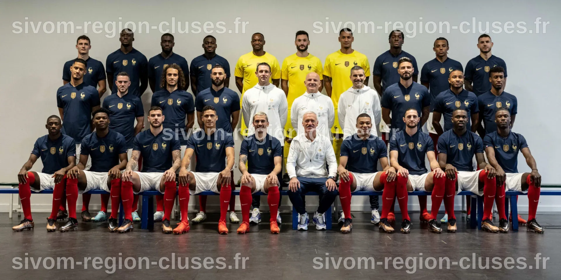 Coupe du monde 2022 : découvrez la photo officielle des 26 Bleus de ...