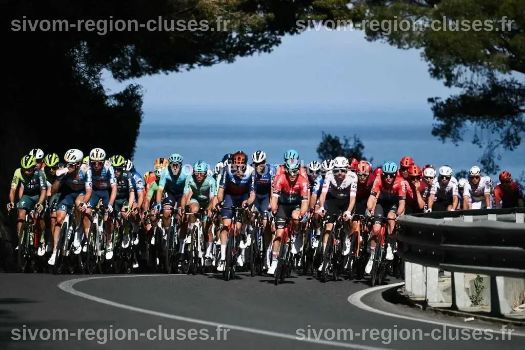 Milan-San Remo. Lourde chute pour Sergio Samitier dans la descente de ...