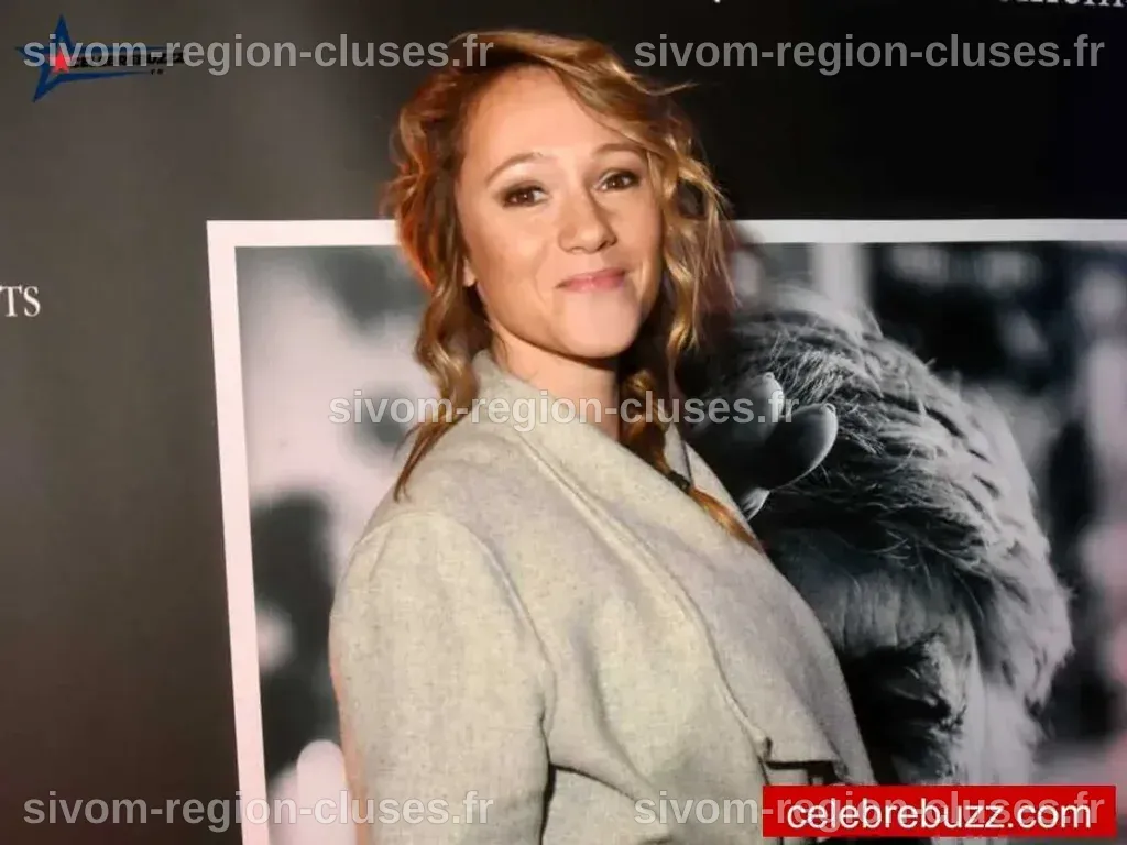 Julia Livage : L'Âge et la Taille de la Star qui Fascine - Celebre Buzz