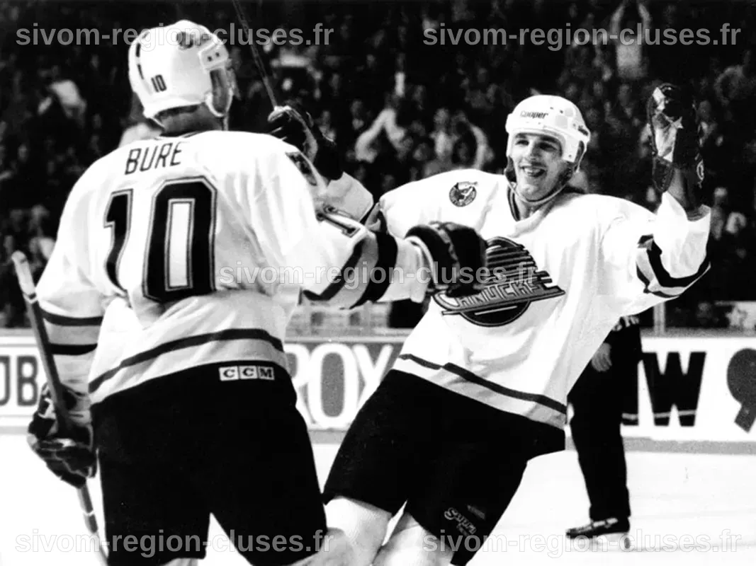 Hockey30 | Triste nouvelle dans le monde du hockey... Gino Odjick ...