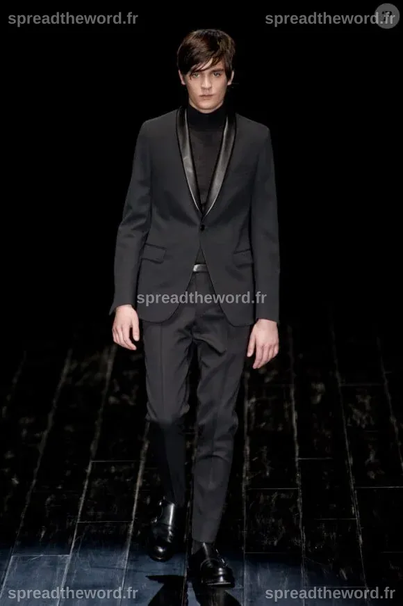 Photo : Alain-Fabien Delon (Fils de Alain Delon) defile pour Gucci lors ...