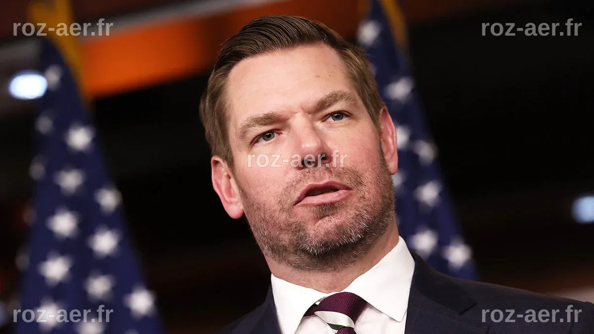 Une douzaine de démocrates en zones sensibles redistribuent les dons de Swalwell à des œuvres caritatives