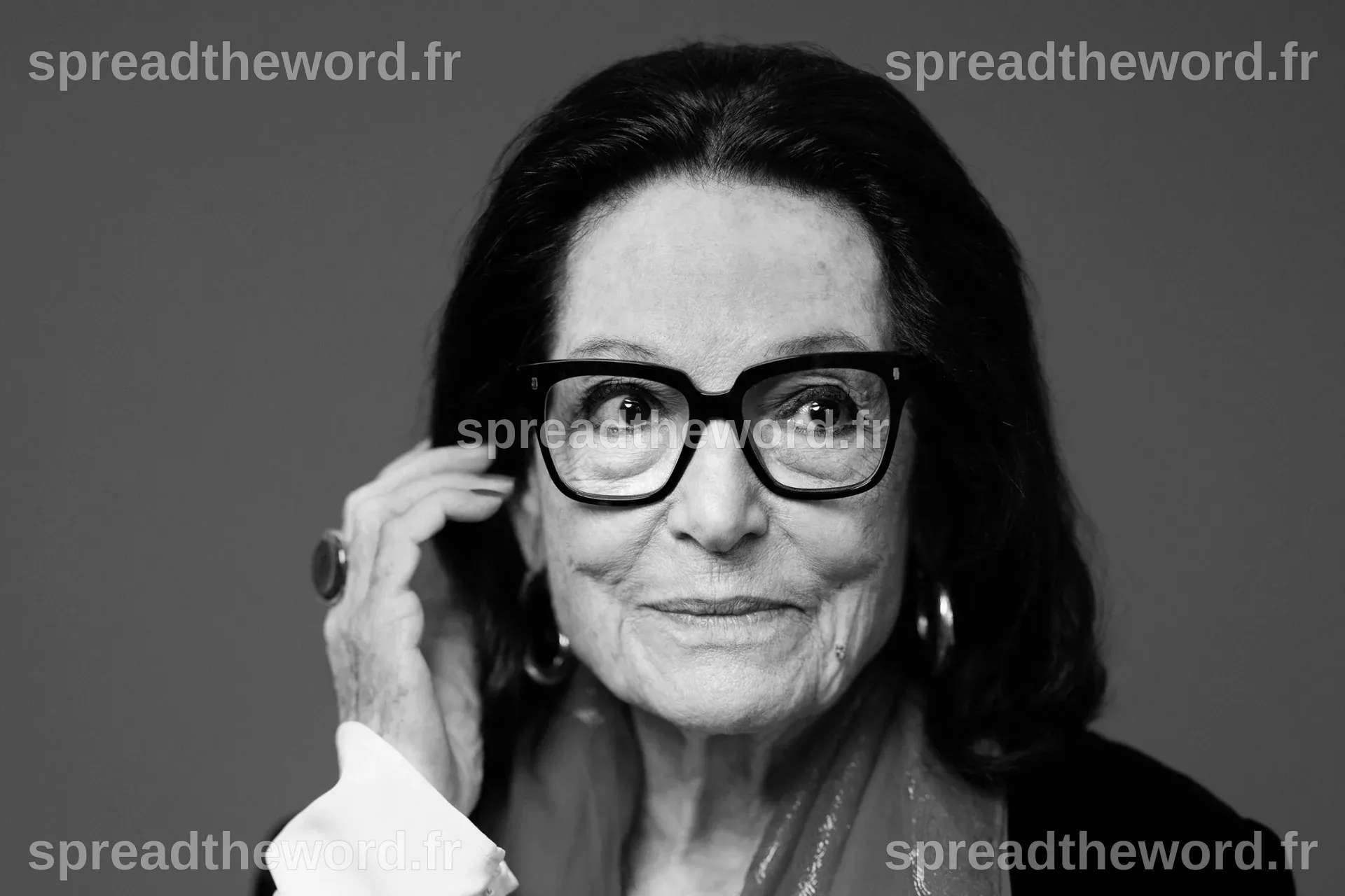 Nana Mouskouri, qui fête ses 90 ans, va faire ses adieux à la scène