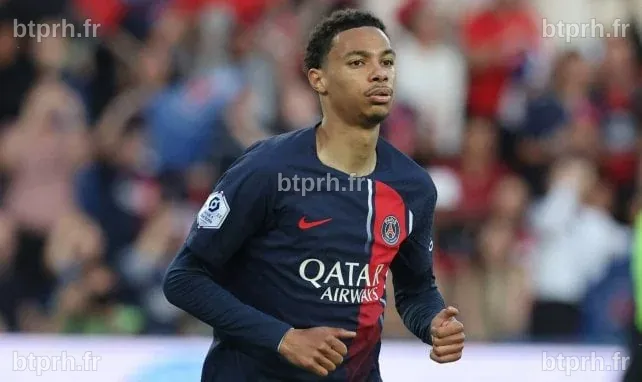 PSG : Hugo Ekitike écarté du groupe pour le déplacement à Lyon
