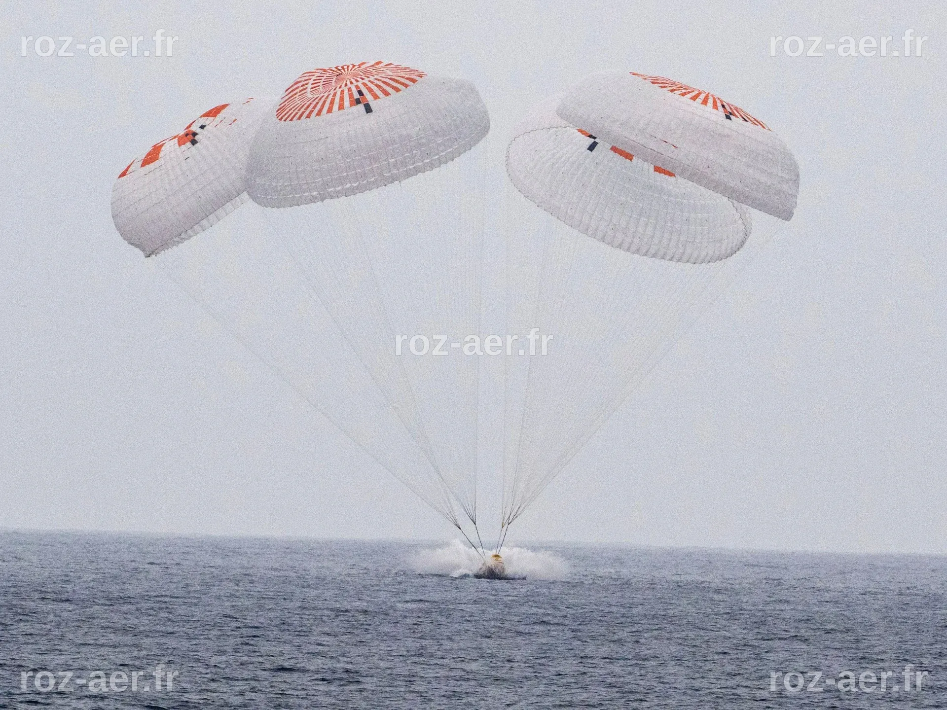 Cinq secondes de chute libre : Les astronautes relatent leur mission historique sur la Lune et leur retour haletant sur Terre