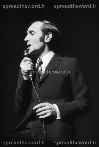 Taille Charles Aznavour