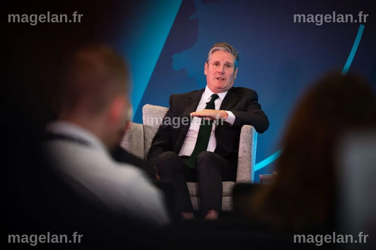 Royaume-Uni : à Liverpool, le travailliste Keir Starmer peine à ...