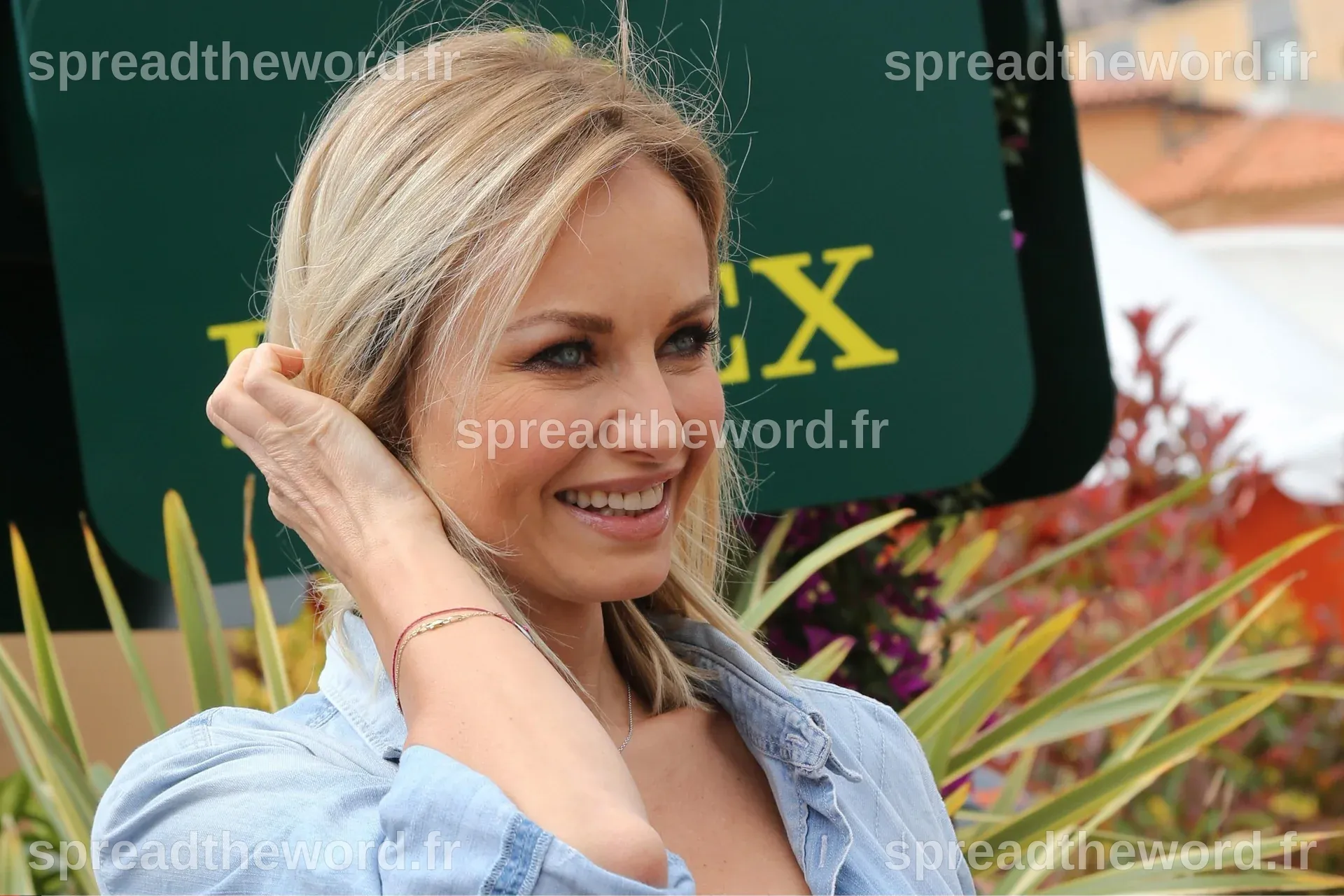 Adriana Karembeu attend son premier enfant à l'âge de 46 ans