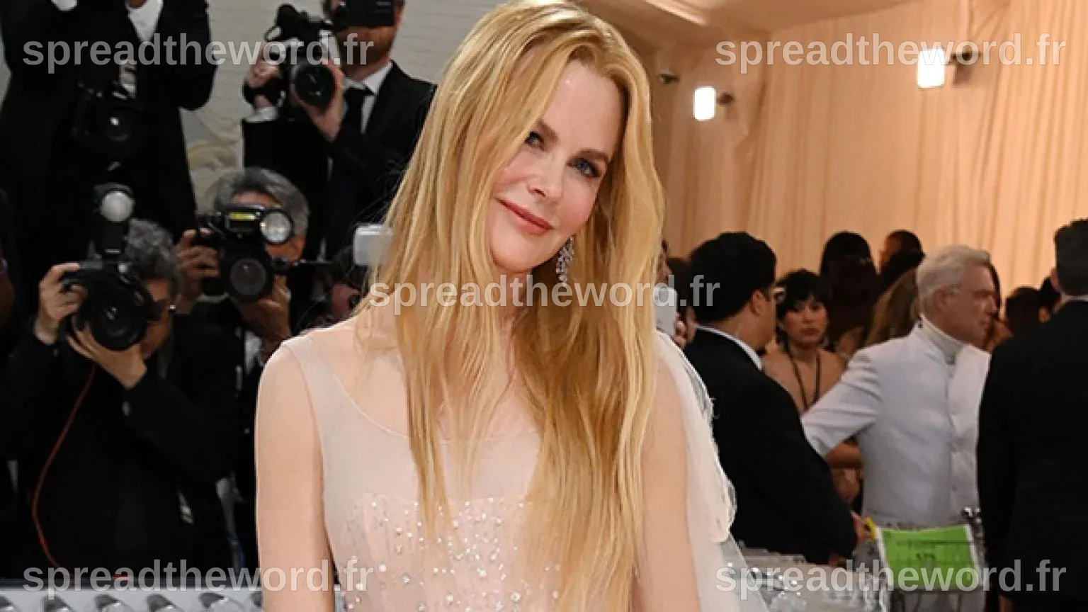 Nicole Kidman’s Met Gala 2023 Dress Is From Chanel No. 5 Ad: Photos ...