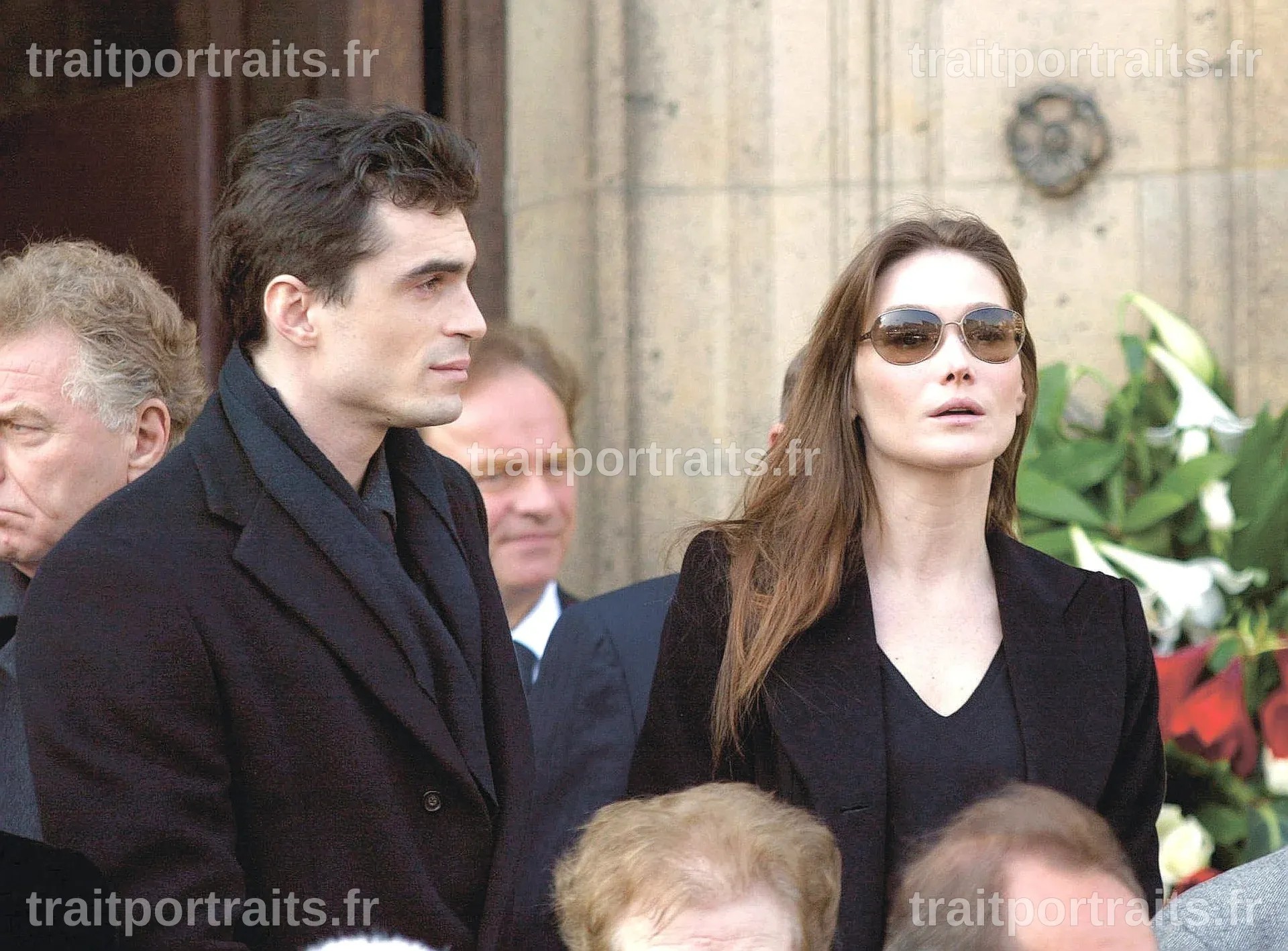 Raphaël Glucksmann et Carla Bruni : Entre Rumeurs et Réalités