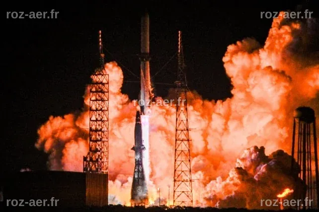 Blue Origin Launches Giant New Glenn Rocket, Hits Orbit on First ...