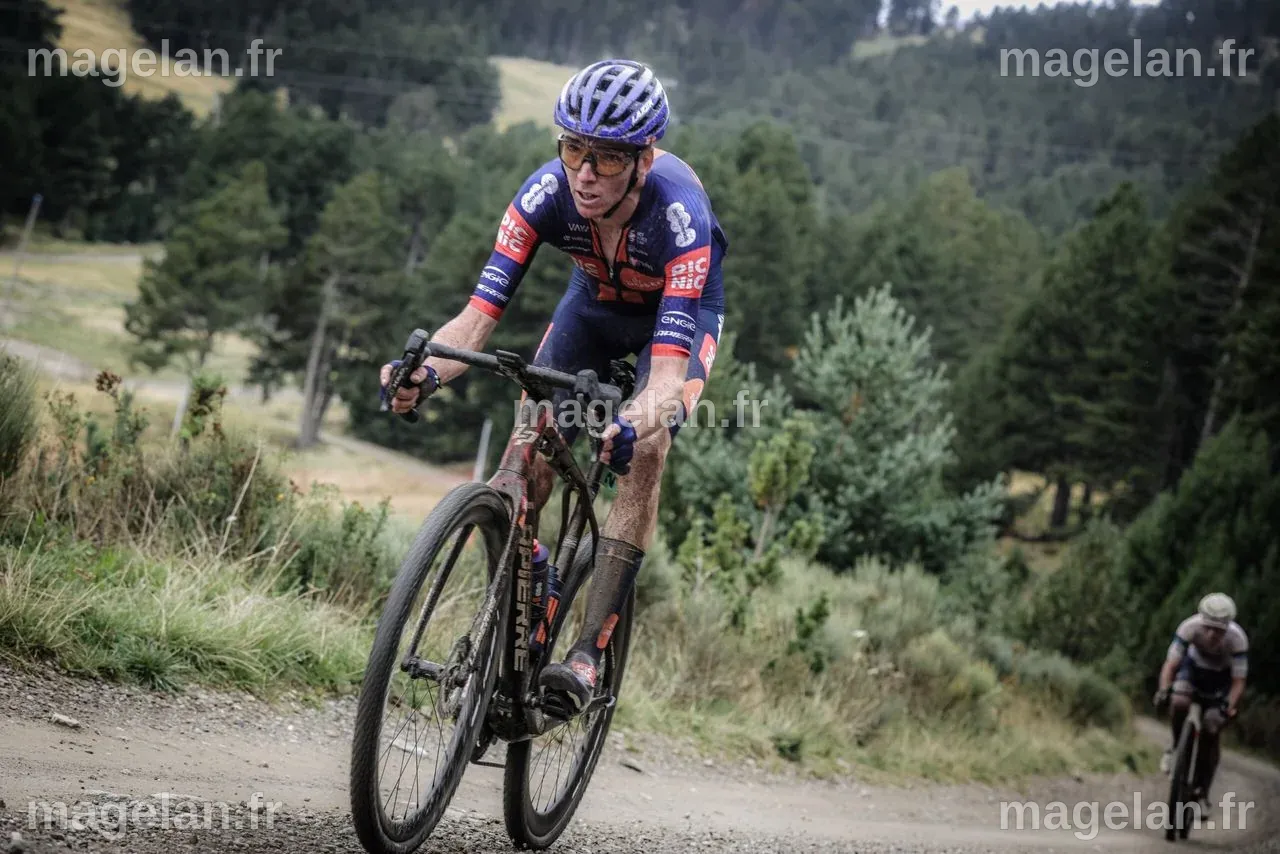UCI Gravel World Series: Romain Bardet and Axelle…