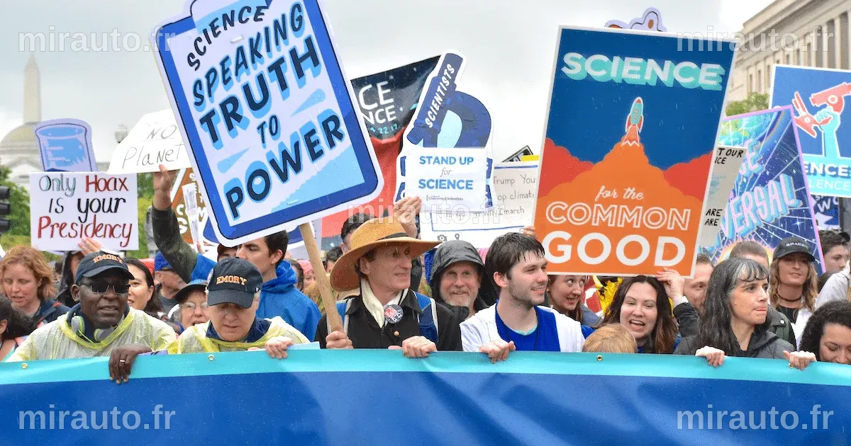 Manifestation à Paris : « Défendez la Science » contre les attaques de l'administration Trump