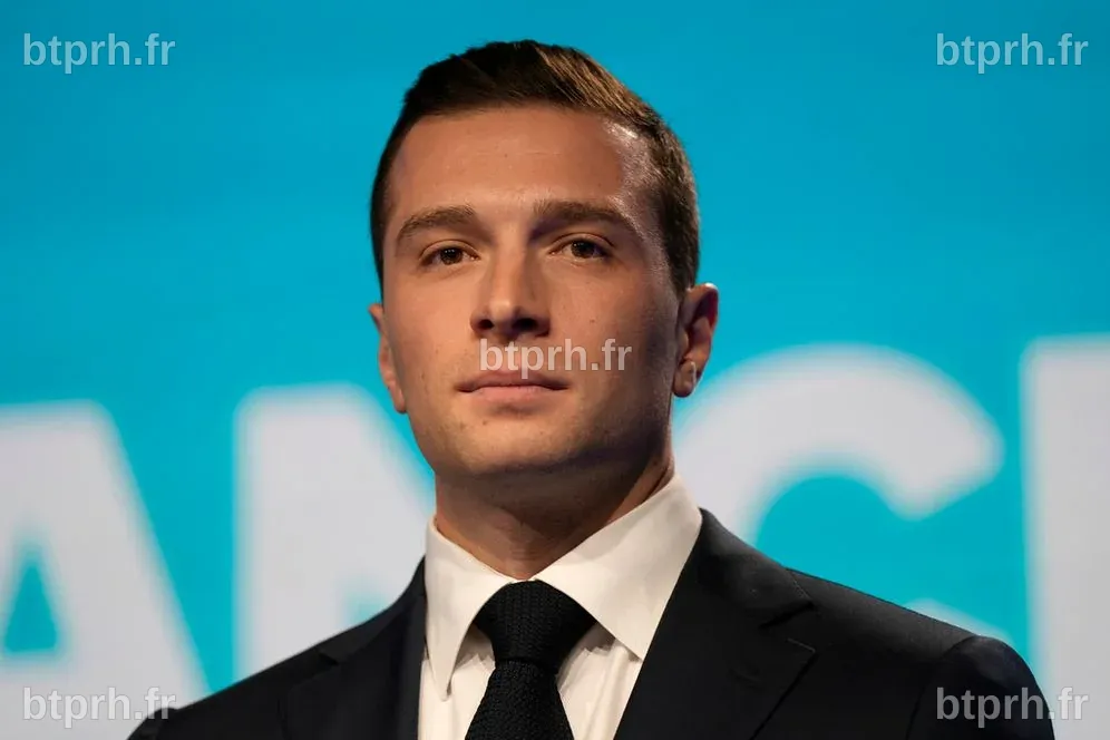 Jordan Bardella Et La Princesse Maria Carolina De Bourbon : Une ...