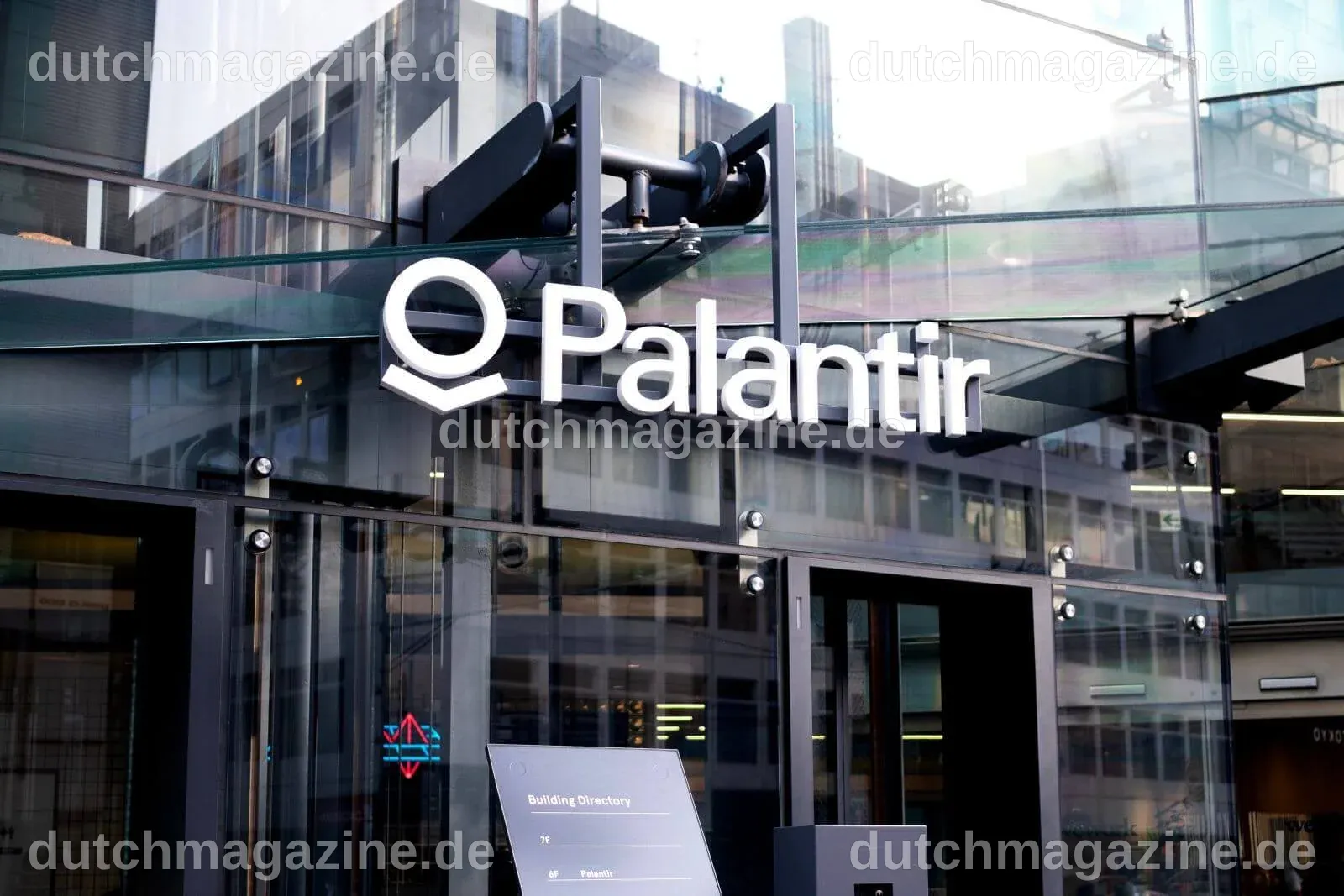 Palantir fordert Tech-Elite in den USA zur nationalen Verteidigung auf