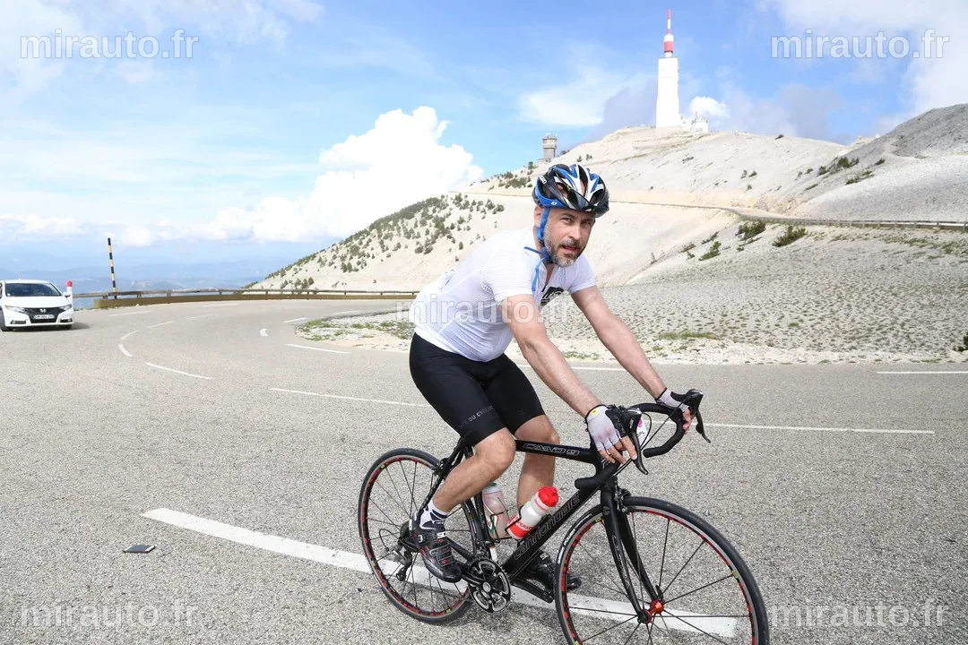 Le vélo, nouveau terrain de networking : l'ascension d'un sport tendance
