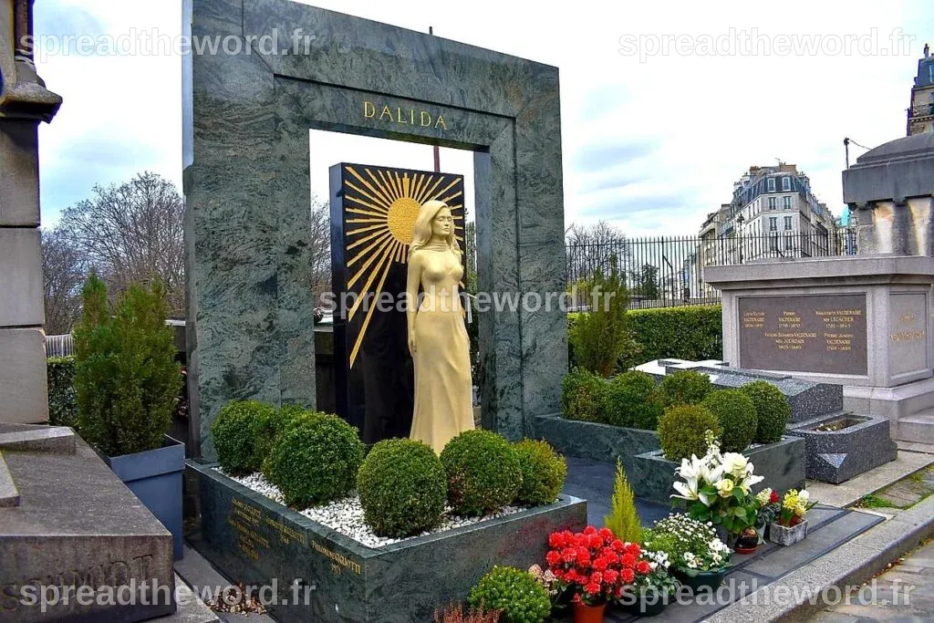 Dalida's grave, resting place for the singer in pain - VisitingParis By ...